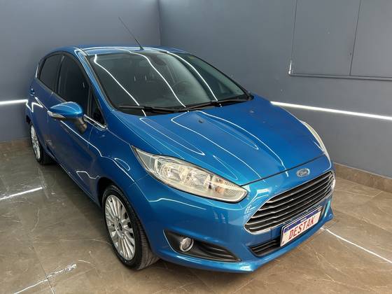 FORD FIESTA 1.6 TITANIUM HATCH 16V FLEX 4P POWERSHIFT FORD FIESTA 1.6 TITANIUM HATCH 16V FLEX 4P POWERSHIFT